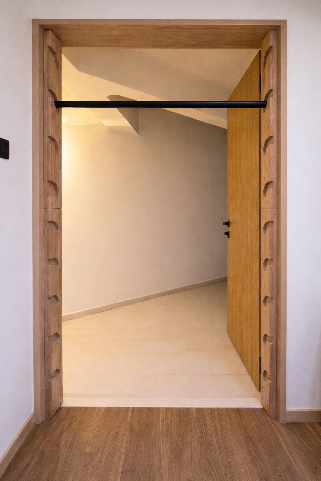 Door Hanging Pull Up Bar – Adjustable Bar