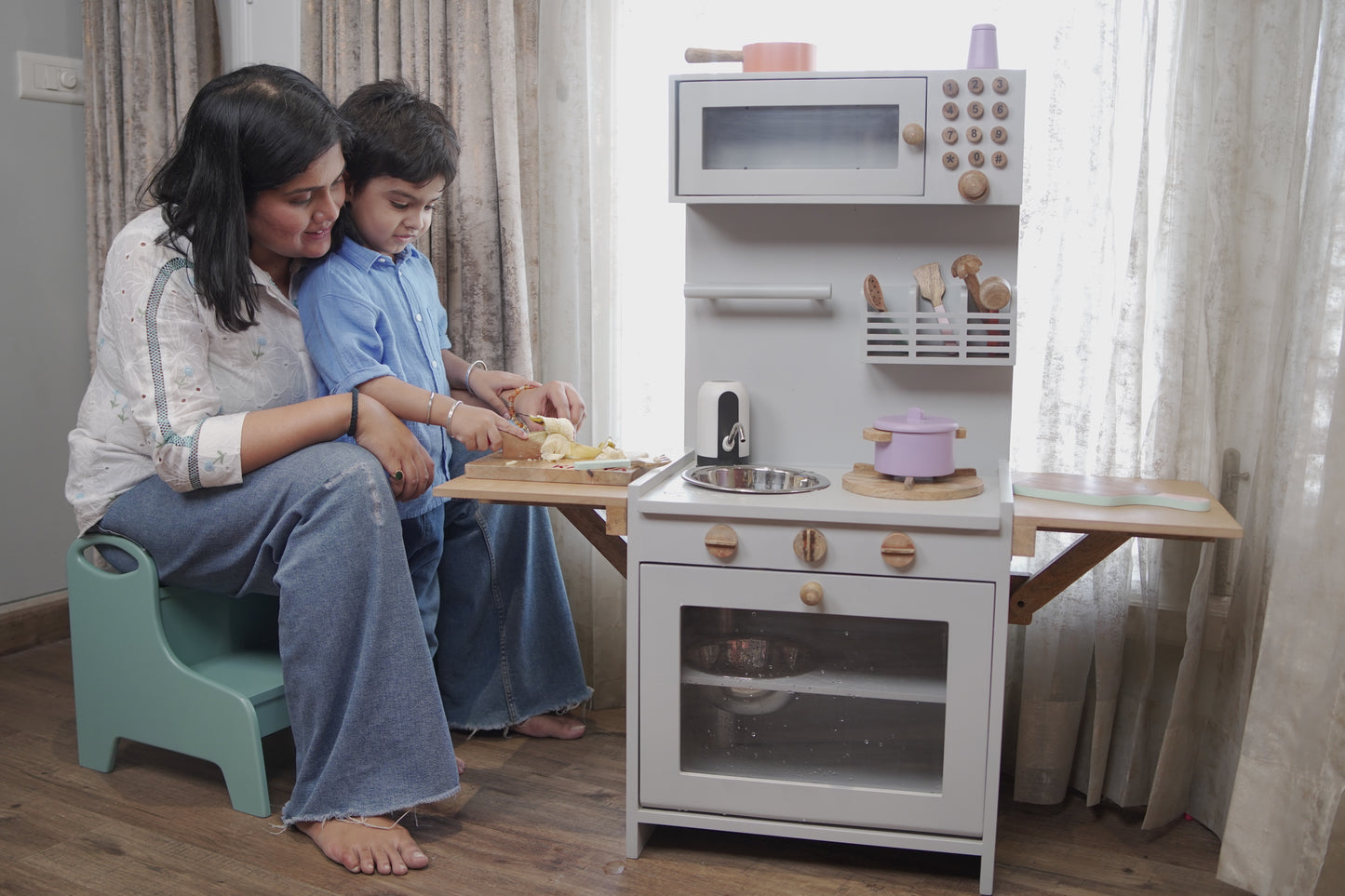 toy kitchen set