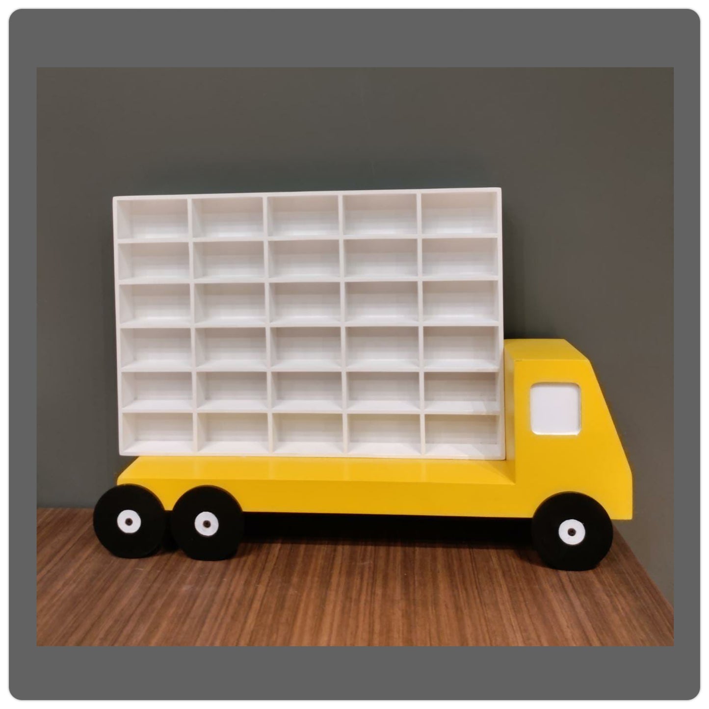 Monster Truck Garage - House of Zizi