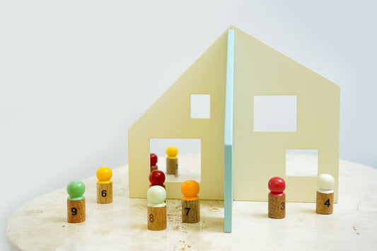 Doll house and Pegs