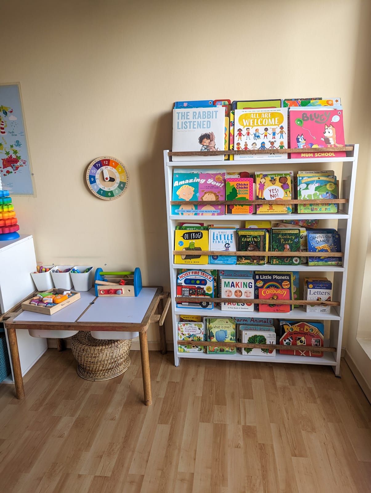 montessori front facing bookshelf